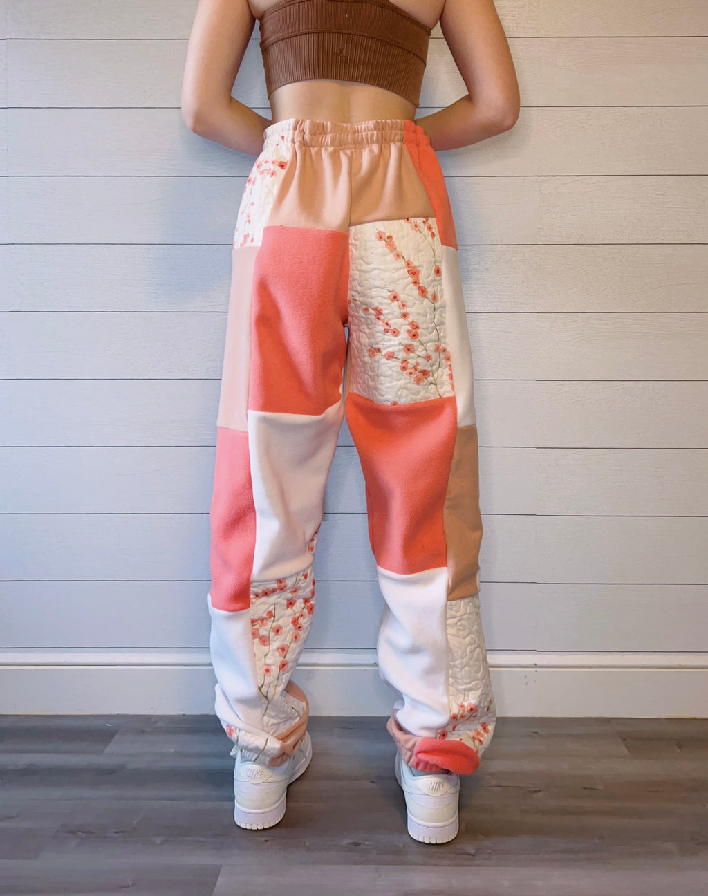 (L/XL) Floral Quilt 1/1 Joggers