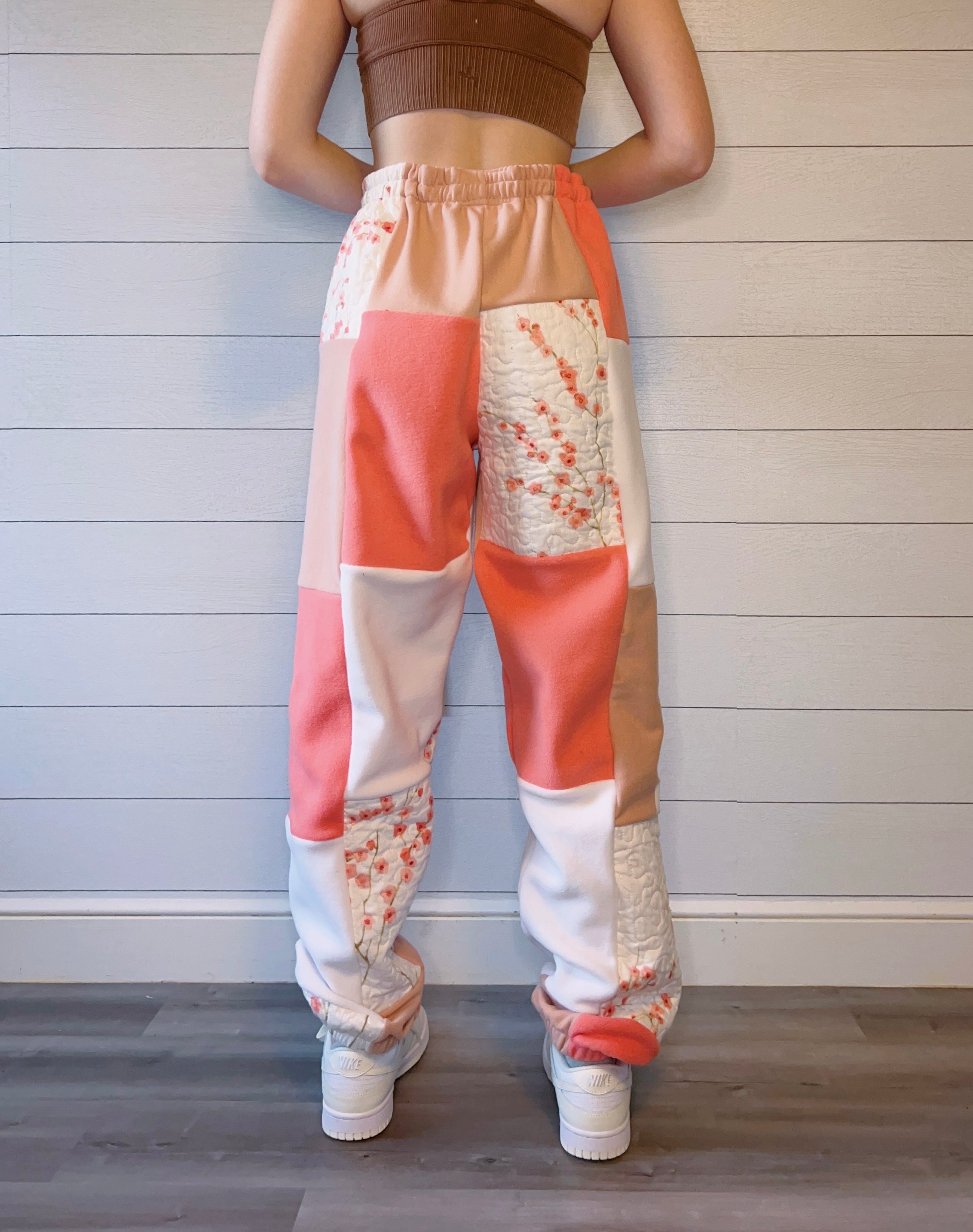 (L/XL) Floral Quilt 1/1 Joggers