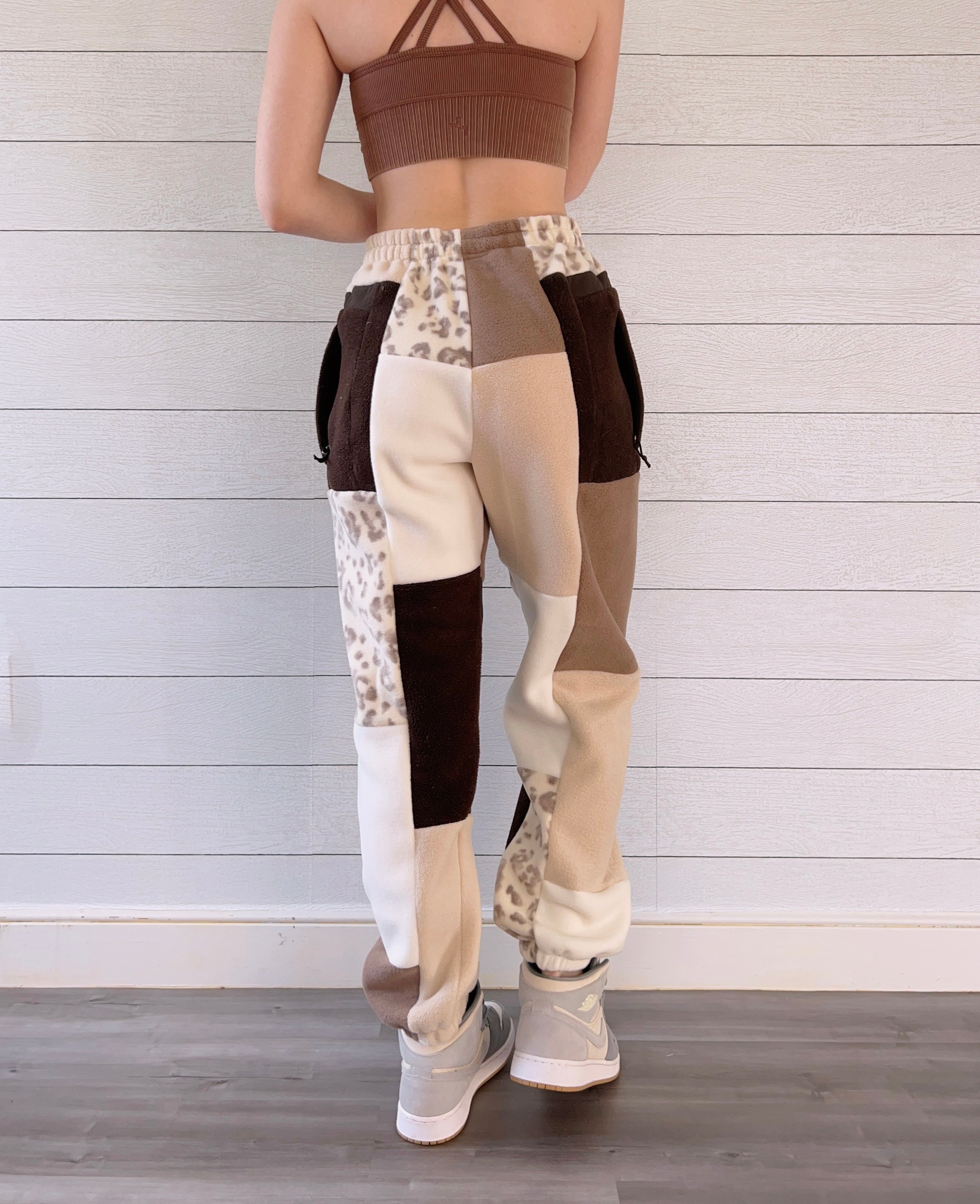 (S/M) Neutral Leopard 1/1 Joggers +zipper pockets