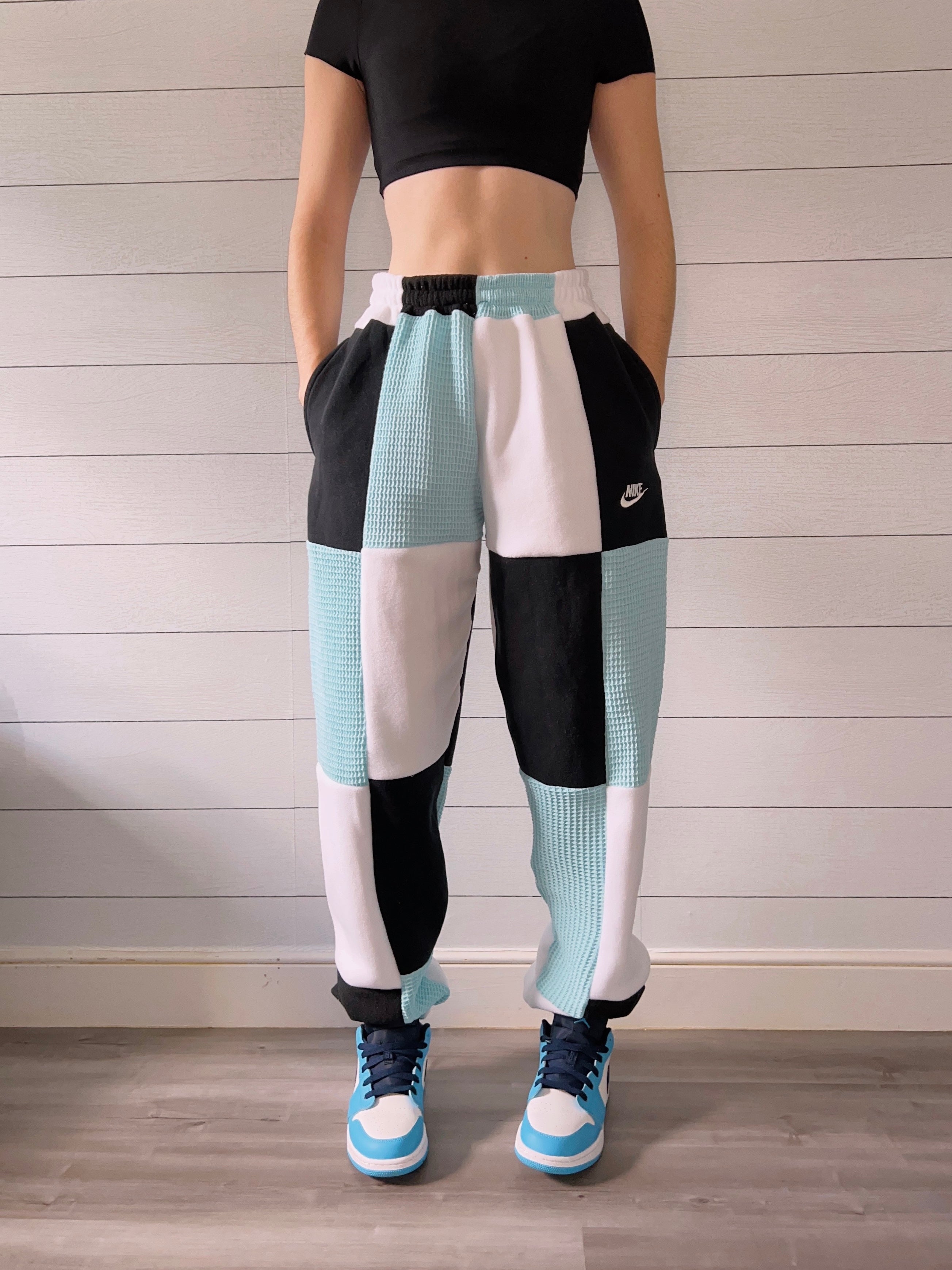 (M/L) Glacier Blue 1/1 Joggers +pockets