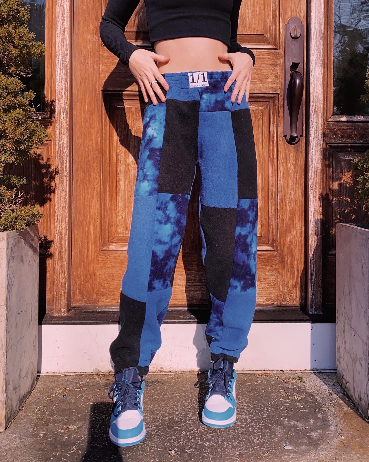 (XS/S) 1 / 1 Glacier Burst Joggers