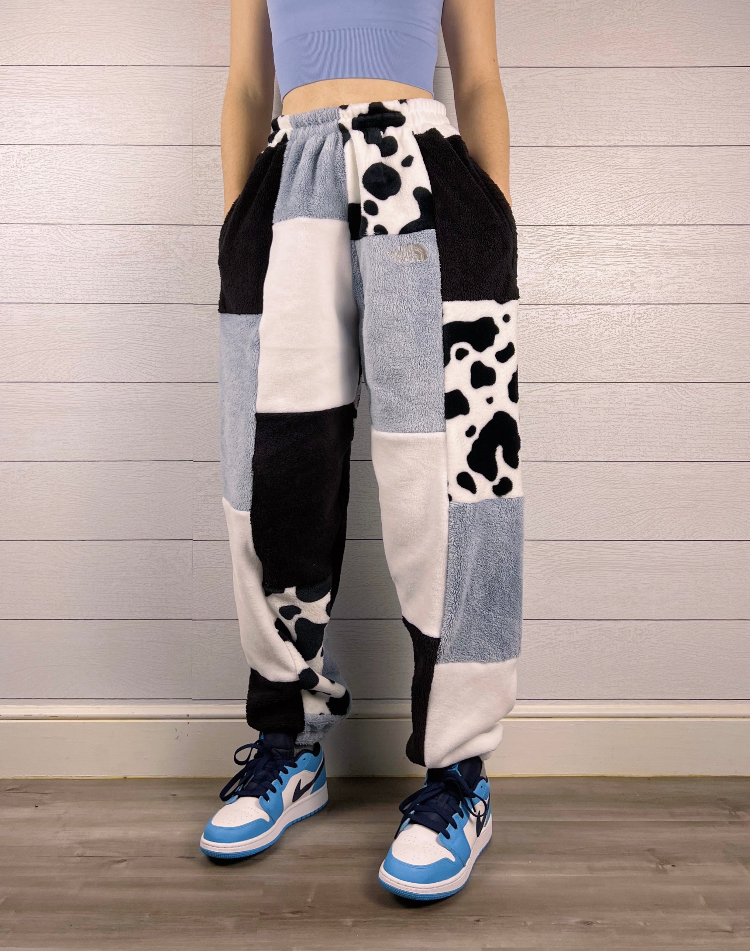 (M/L) Baby Blue Cow 1/1 Joggers