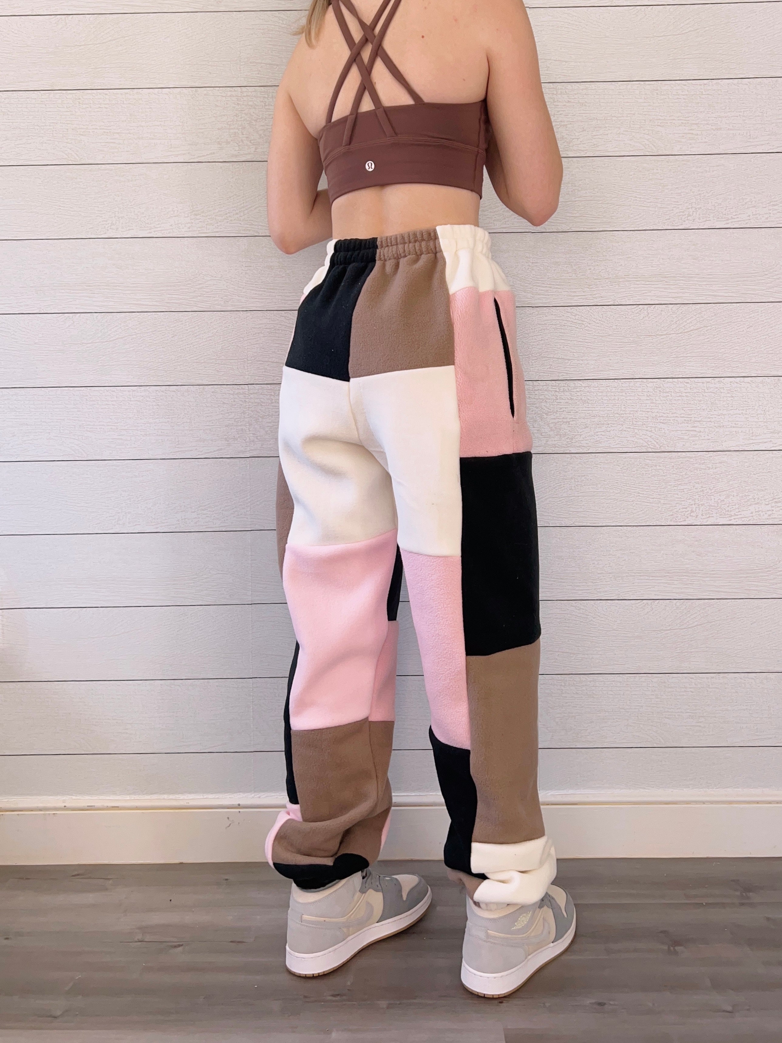 (M/L) Rustic Rose 1/1 Joggers +zipper pockets