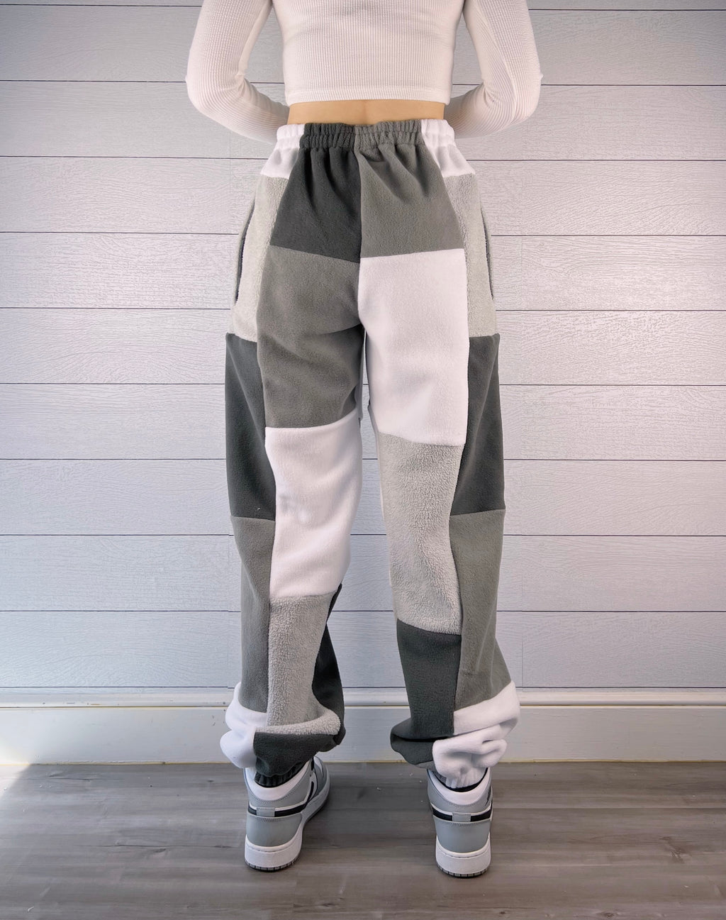 (M/L) Ash Grey 1/1 Joggers +zipper pockets