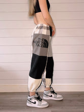 Load image into Gallery viewer, (S/M) Diamond Plaid 1/1 Joggers **short
