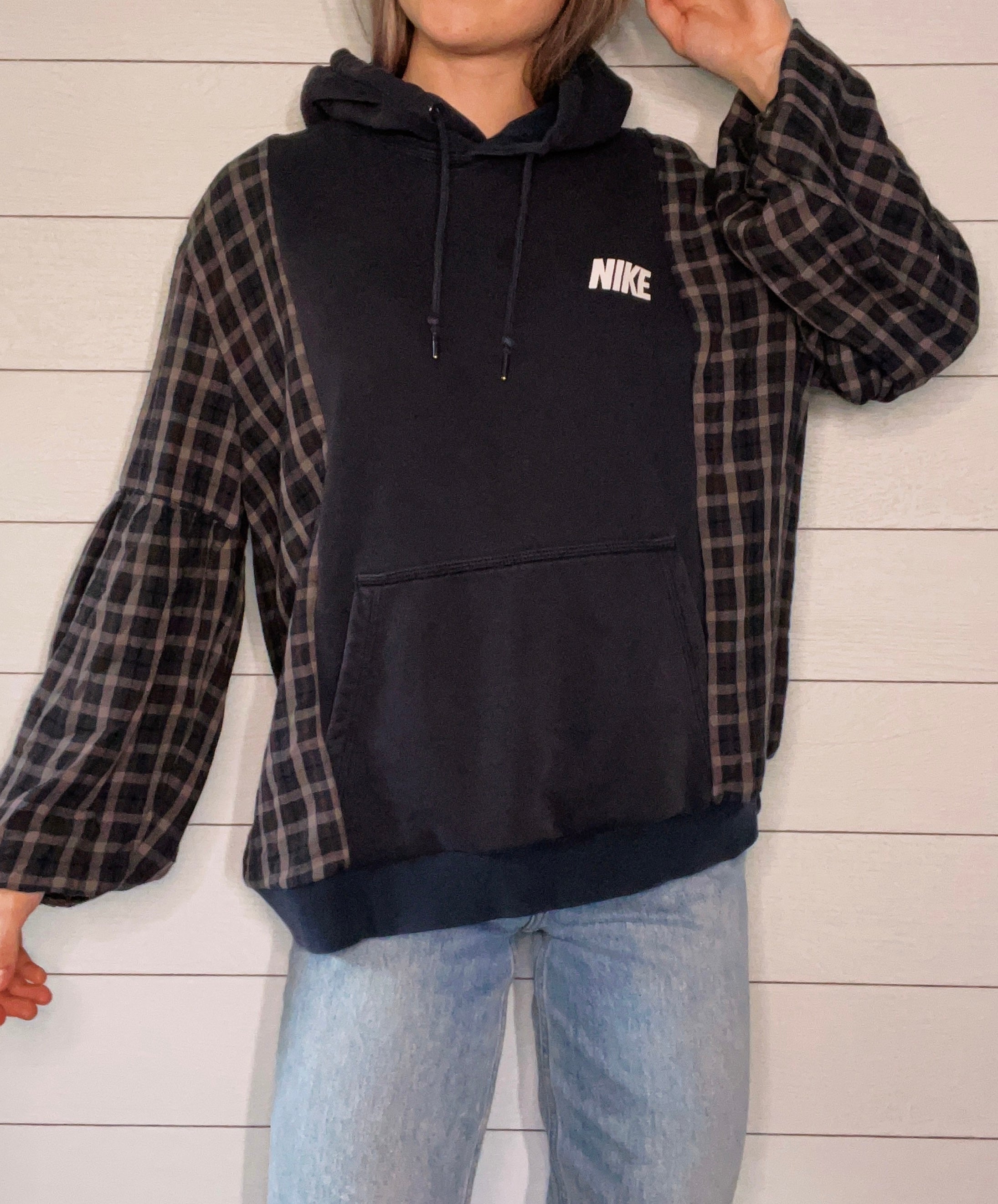 (M/L) Dark Flannel 1/1 Hoodie