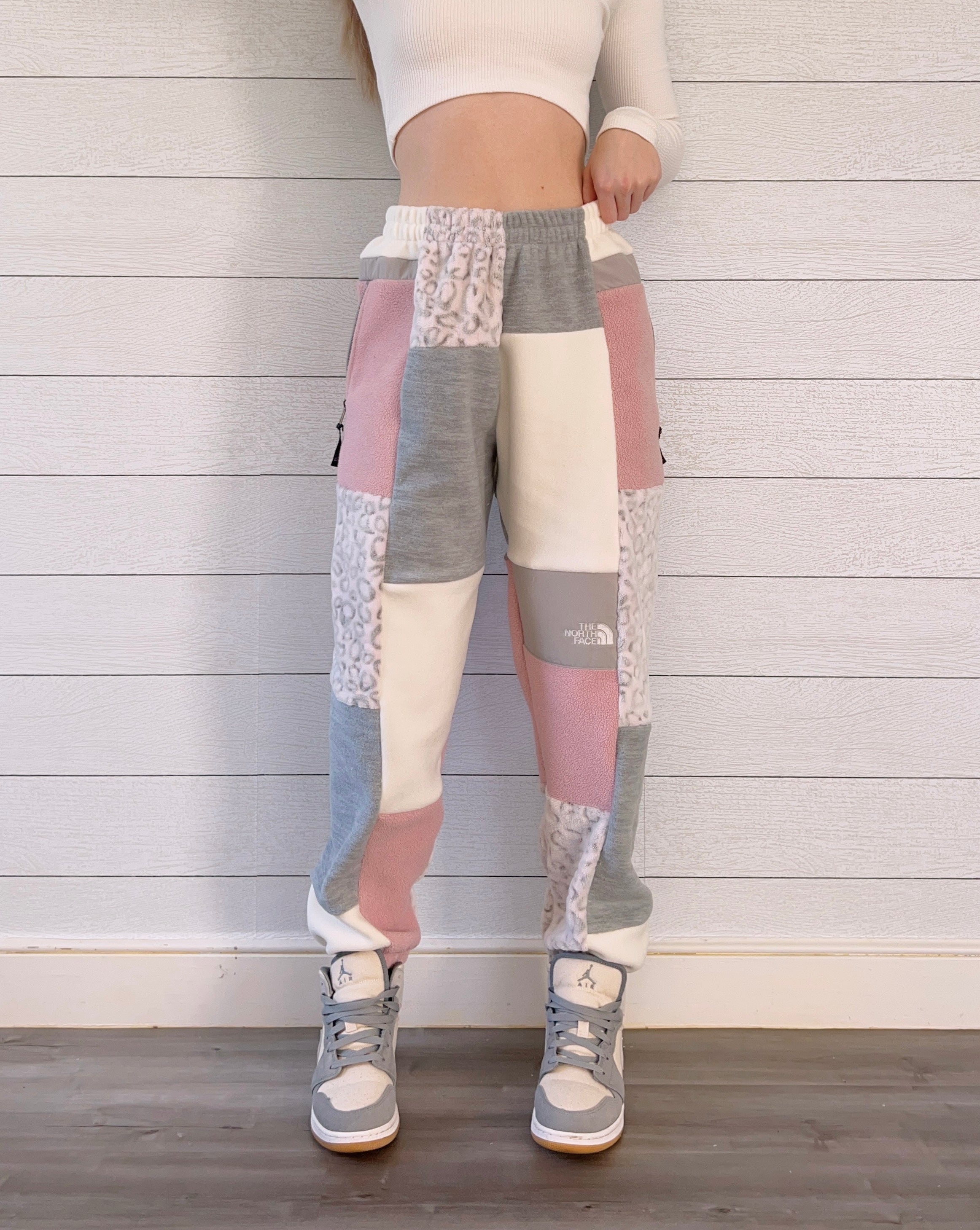 (S/M) Rose Snow Leopard 1/1 Joggers +zipper pockets