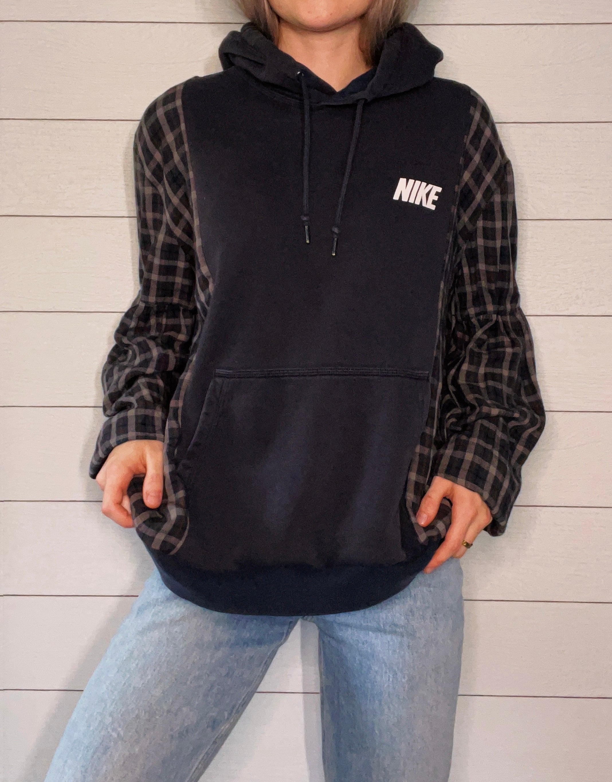 (M/L) Dark Flannel 1/1 Hoodie
