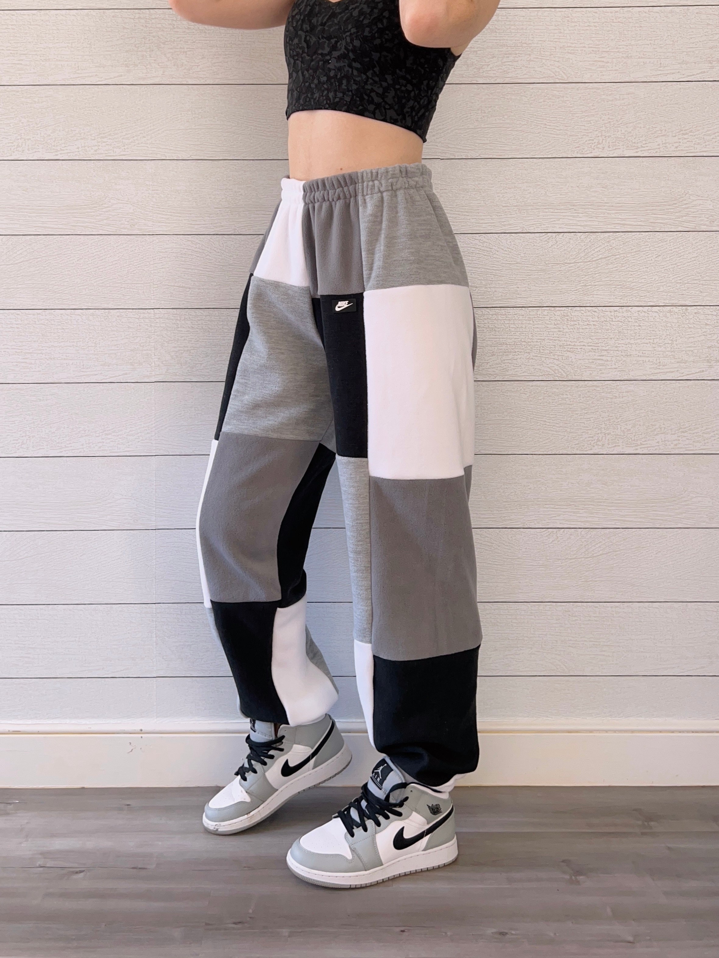 (M/L) Diamond 1/1 Joggers