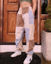 Load image into Gallery viewer, (M/L) Rustic Leopard Reworked Joggers
