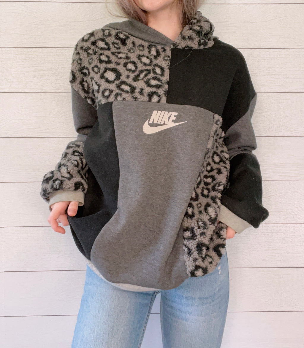 (L/XL) Leopard Sherpa 1/1 Hoodie