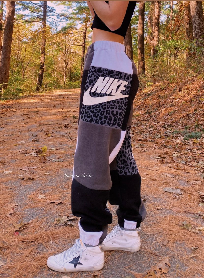 (M/L) Diamond Leopard Reworked Joggers