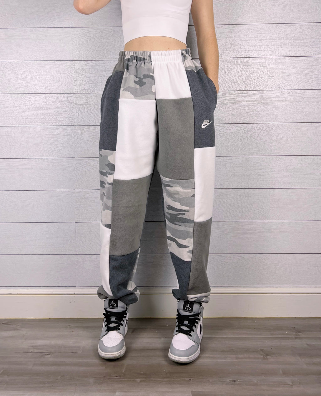 (M/L) Arctic Camo 1/1 Joggers +pockets