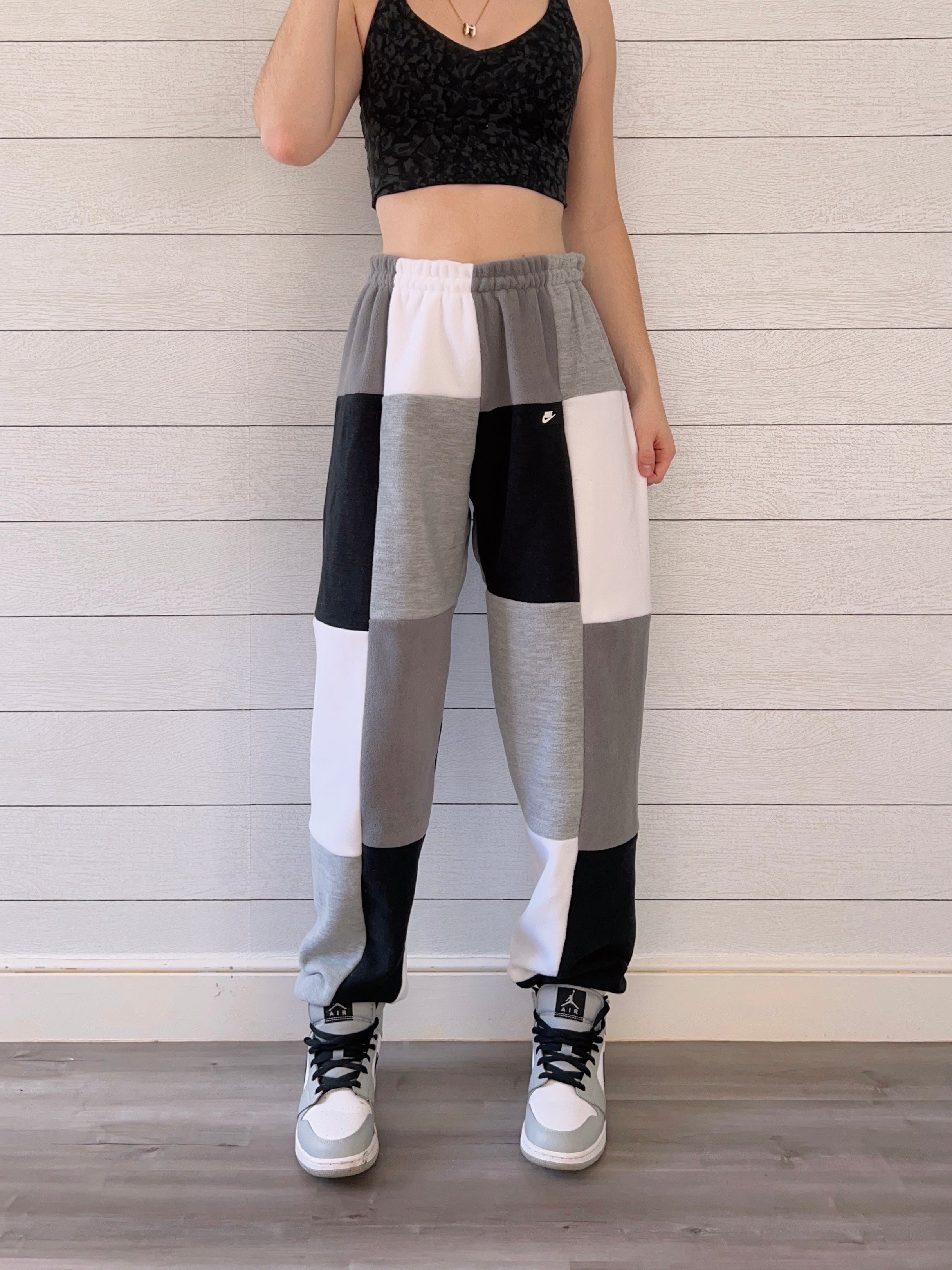 (M/L) Diamond 1/1 Joggers