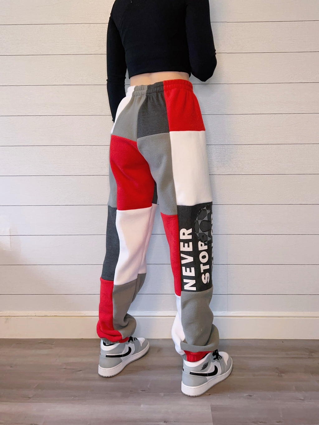 (S/M) Explorer 1/1 Joggers