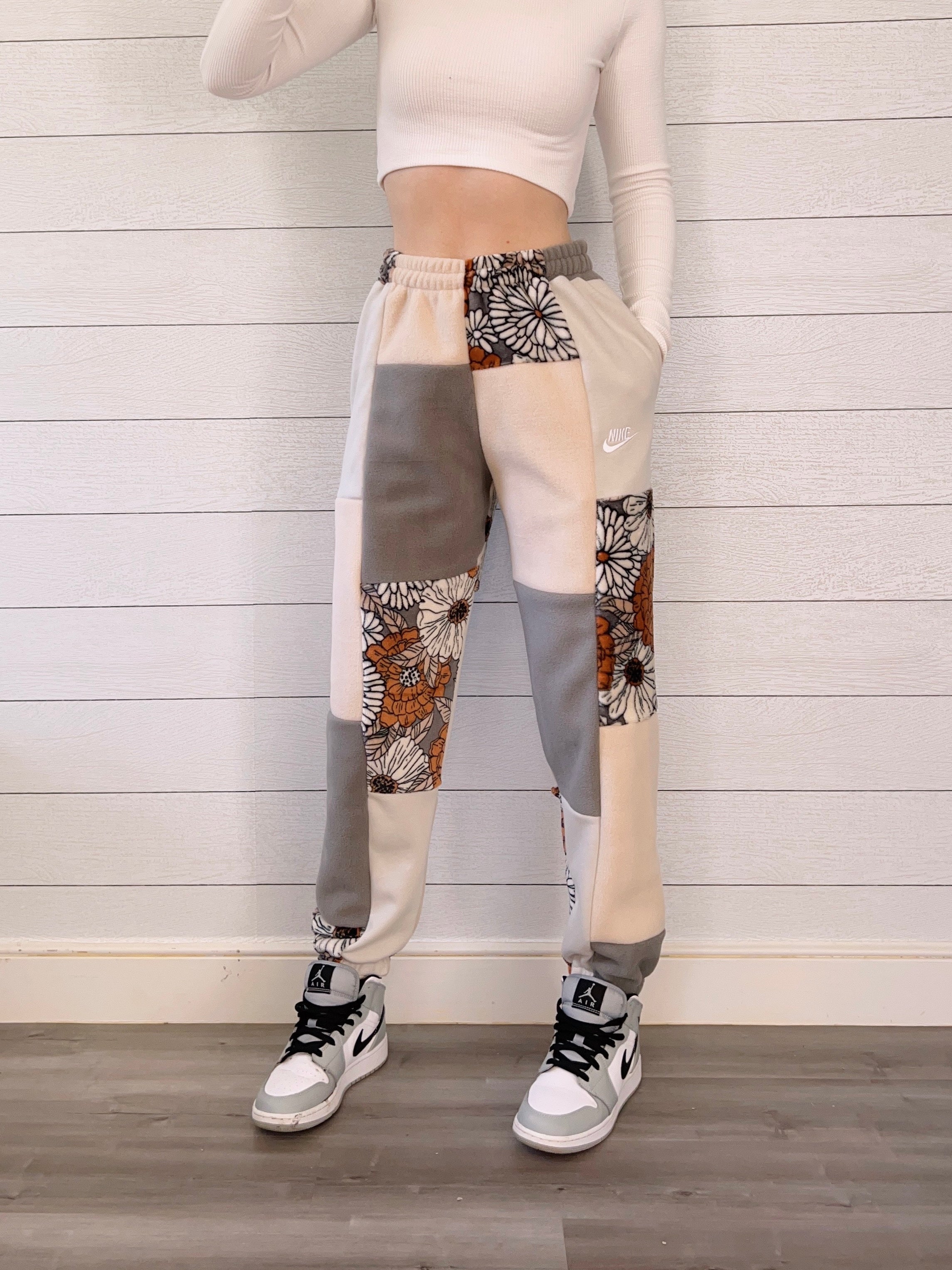 (XS/S) Rustic Floral 1/1 Joggers +pockets