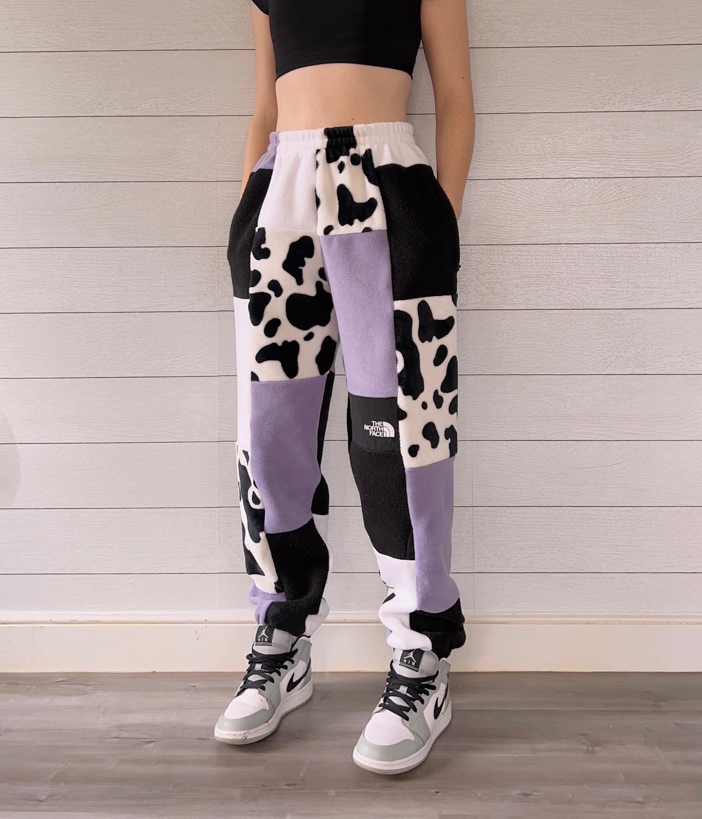 (S/M) Lavender Cow 1/1 Joggers +zipper pockets