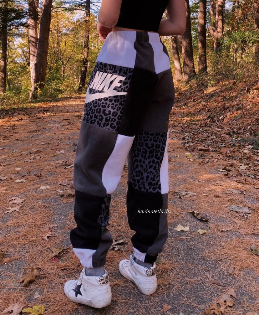 (M/L) Diamond Leopard Reworked Joggers