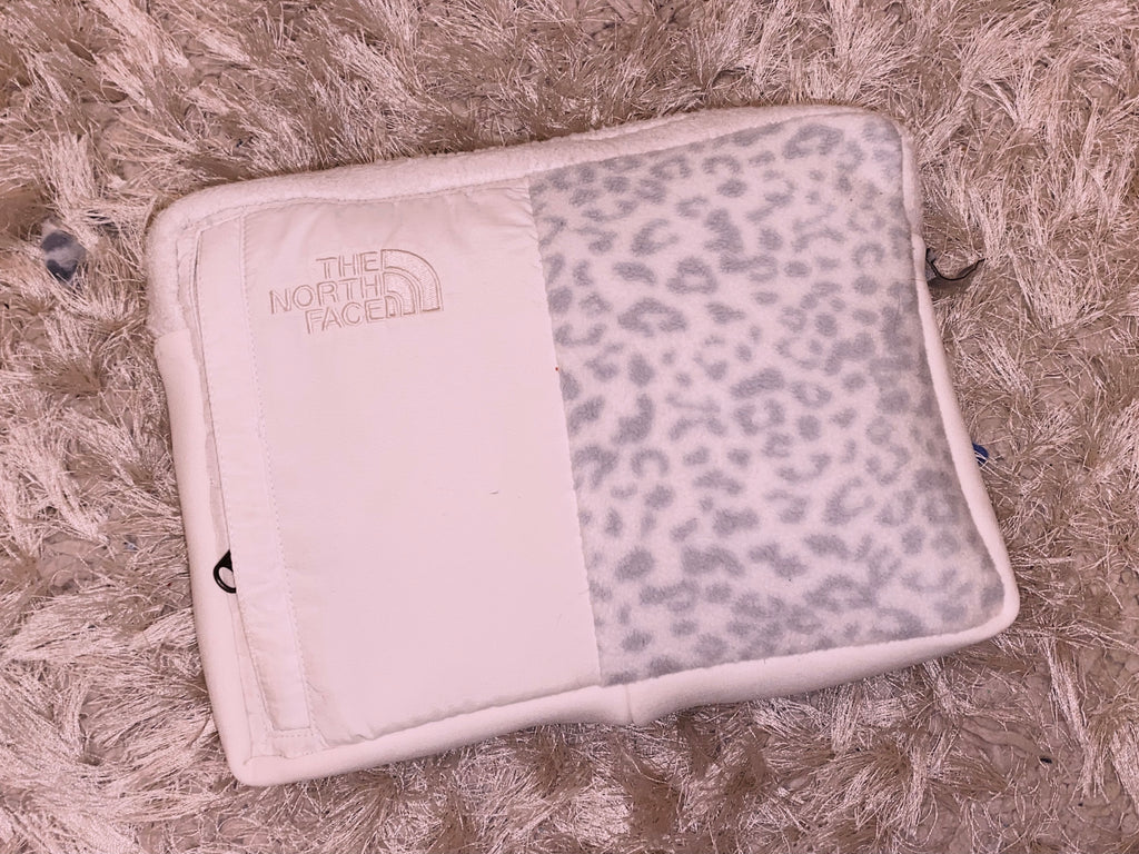 Snow Leopard Medium Sized Outdoor Gear Pouch