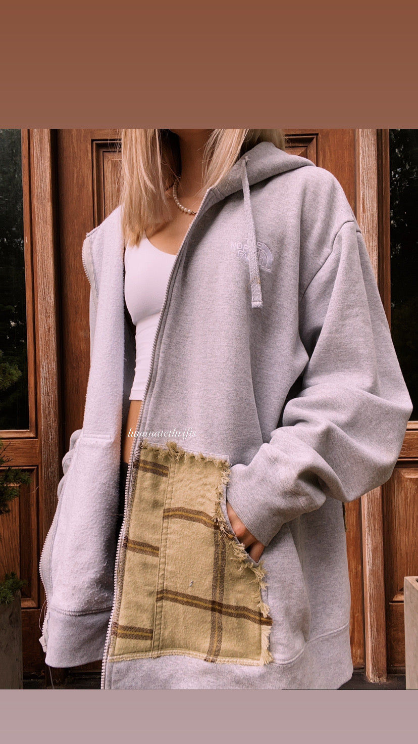 (XL/XXL) Reworked Explorer Hoodie