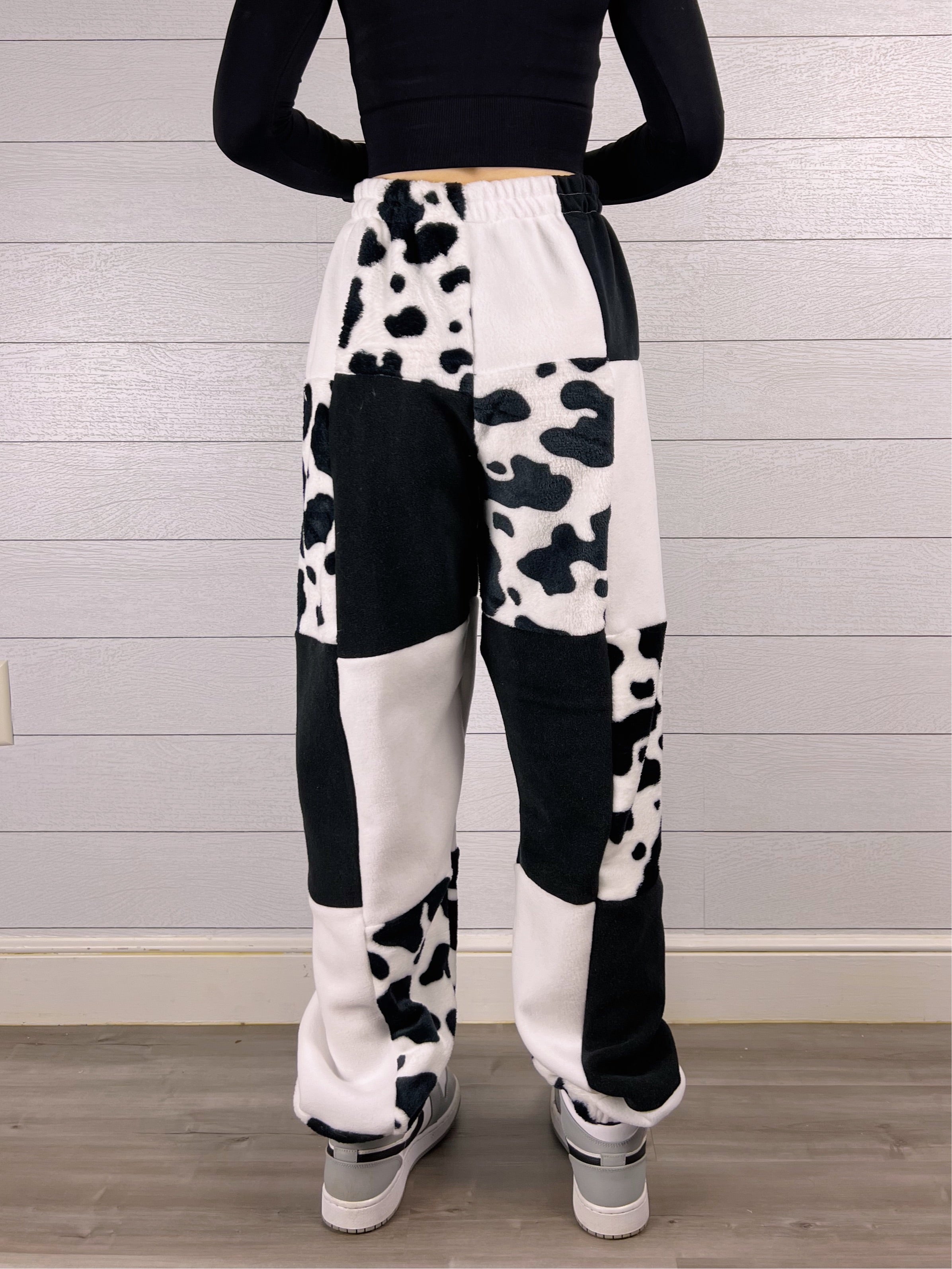 (M/L) Diamond Cow 1/1 Joggers
