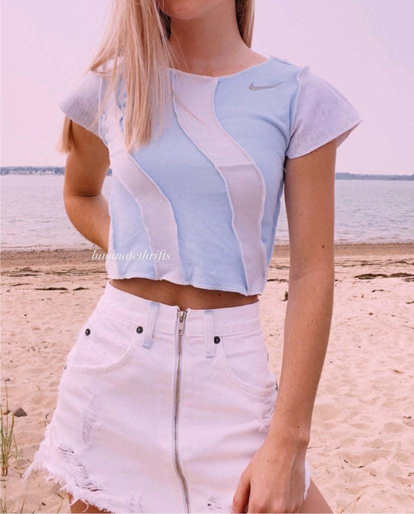 (XS) Light Ocean Waves Reworked Open Hem Top