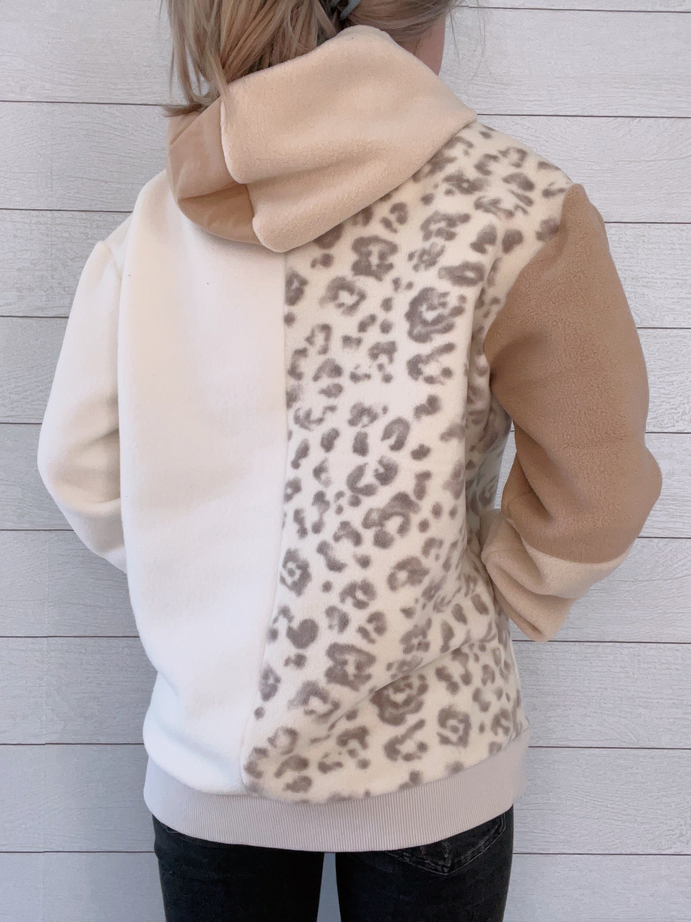 (M/L) Neutral Leopard 1/1 Hoodie