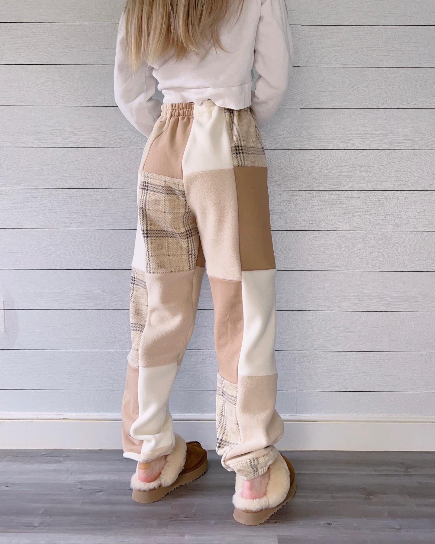 (M/L) Neutral Flannel 1/1 Joggers