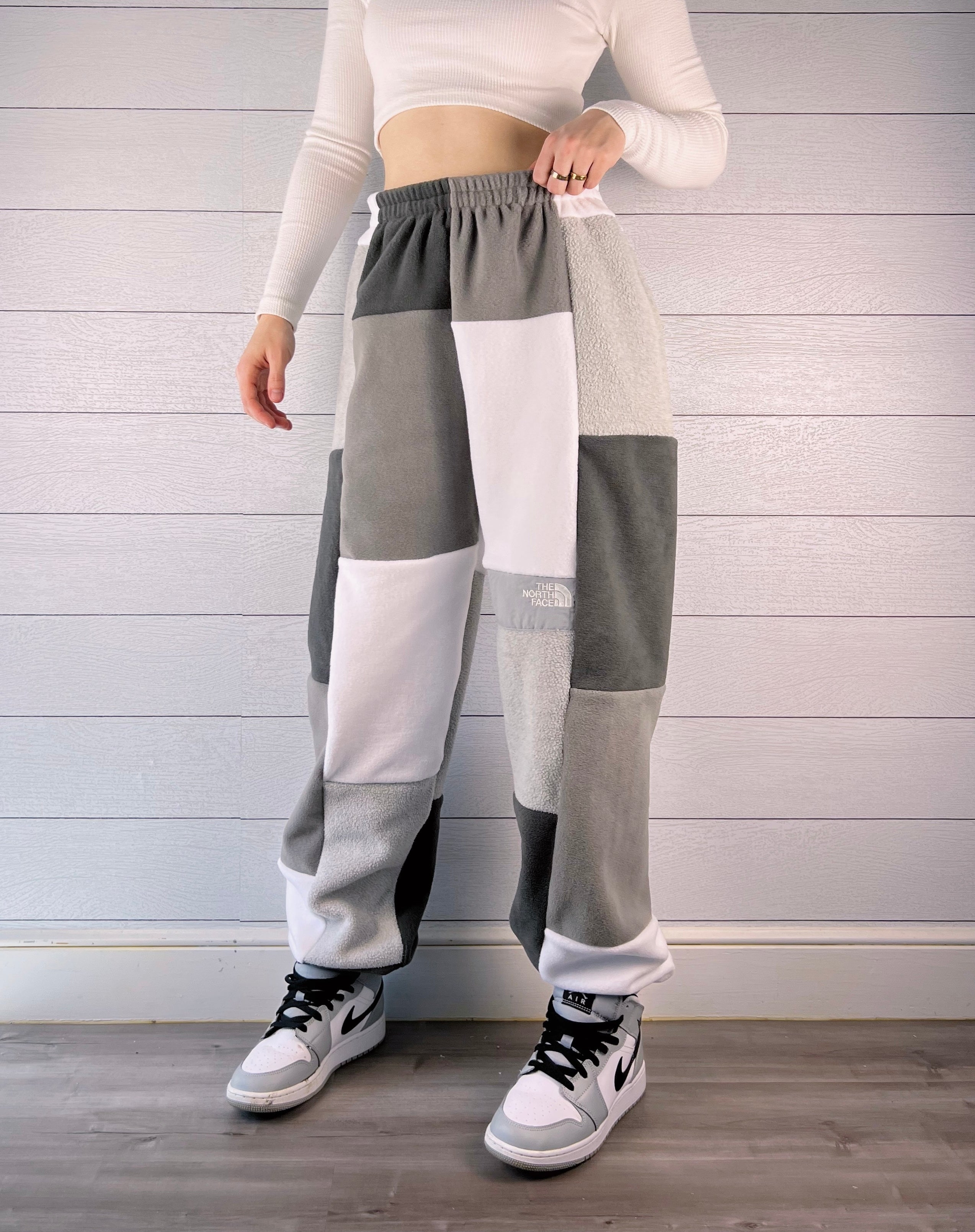 (M/L) Ash Grey 1/1 Joggers +zipper pockets