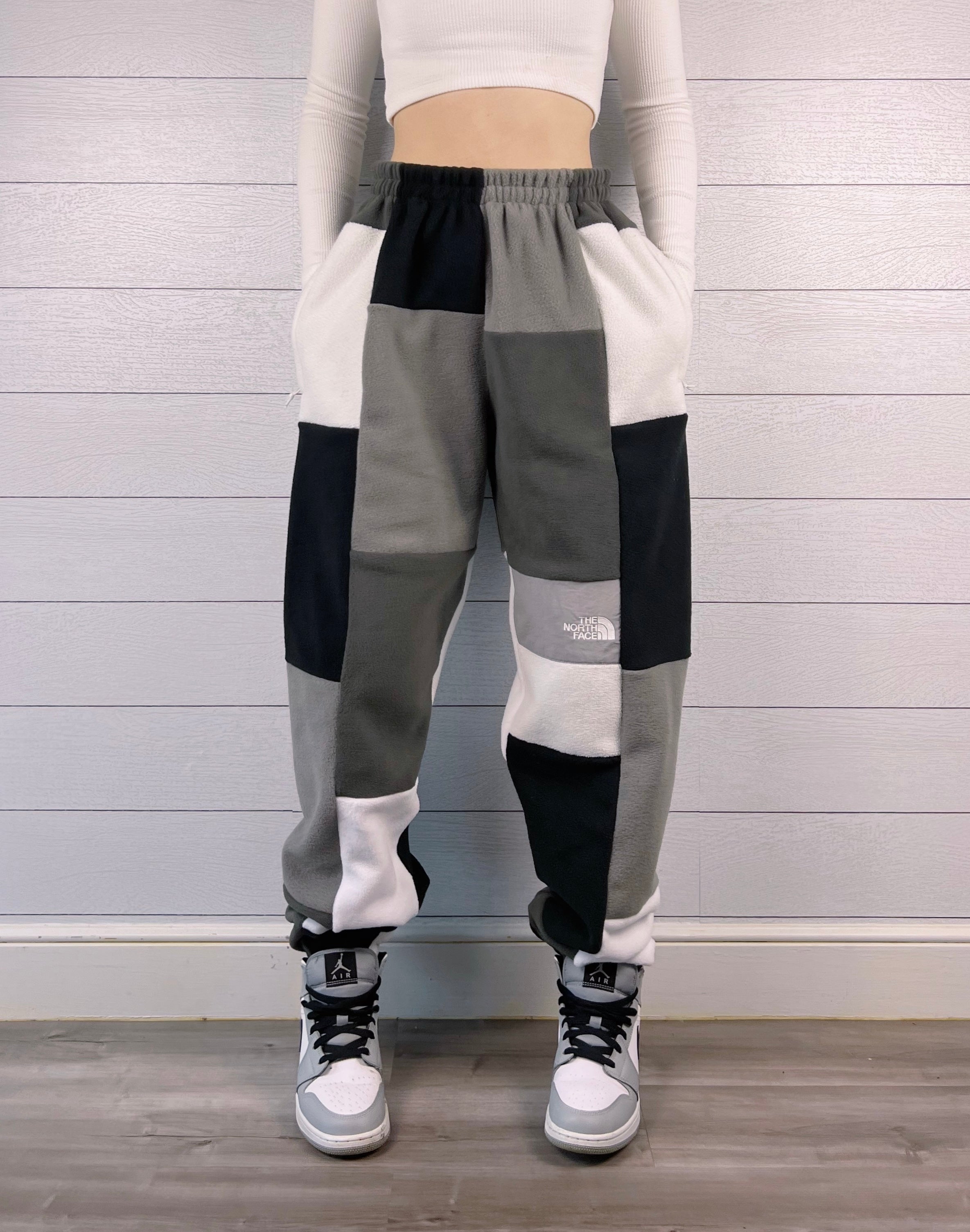 (M/L) Diamond 1/1 Joggers +zipper pockets