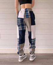 Load image into Gallery viewer, (S/M) Raindrop Plaid 1/1 Joggers +zipper pockets
