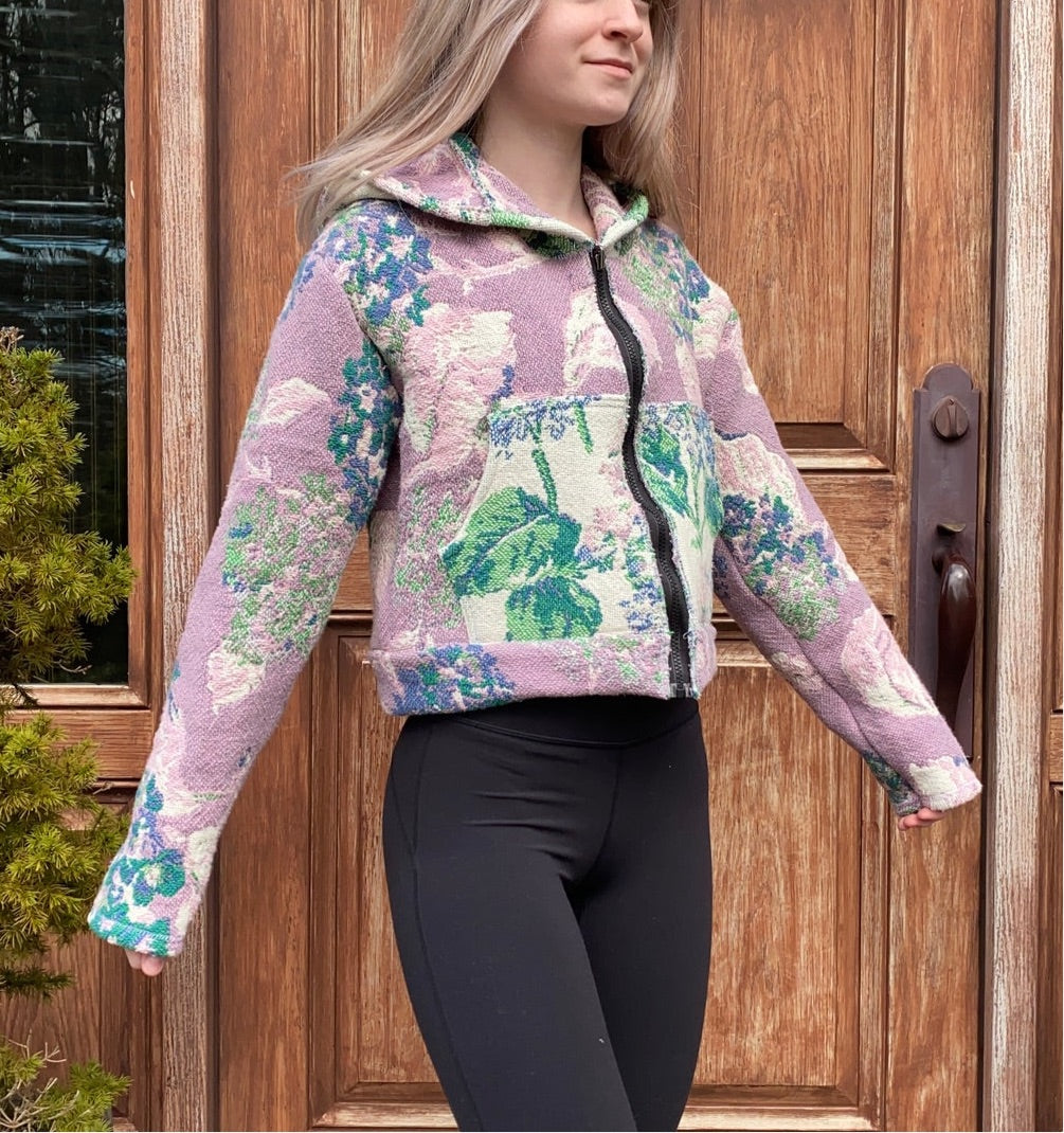 Sunflower Field Tapestry Sweatshirt SIZE M – thriftedthreadsbykate