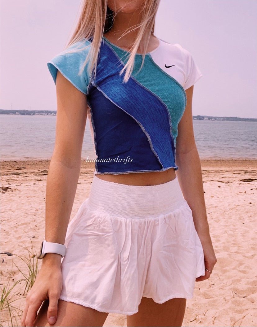(XS/S) Ocean Waves Reworked Open Hem Top