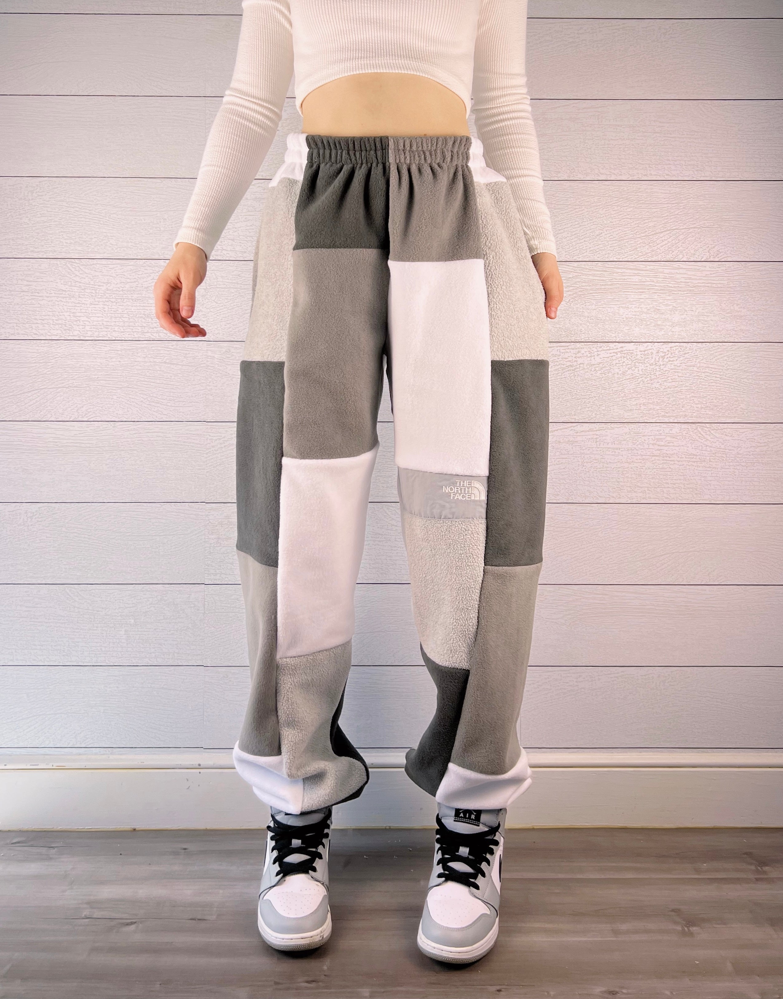 (M/L) Ash Grey 1/1 Joggers +zipper pockets