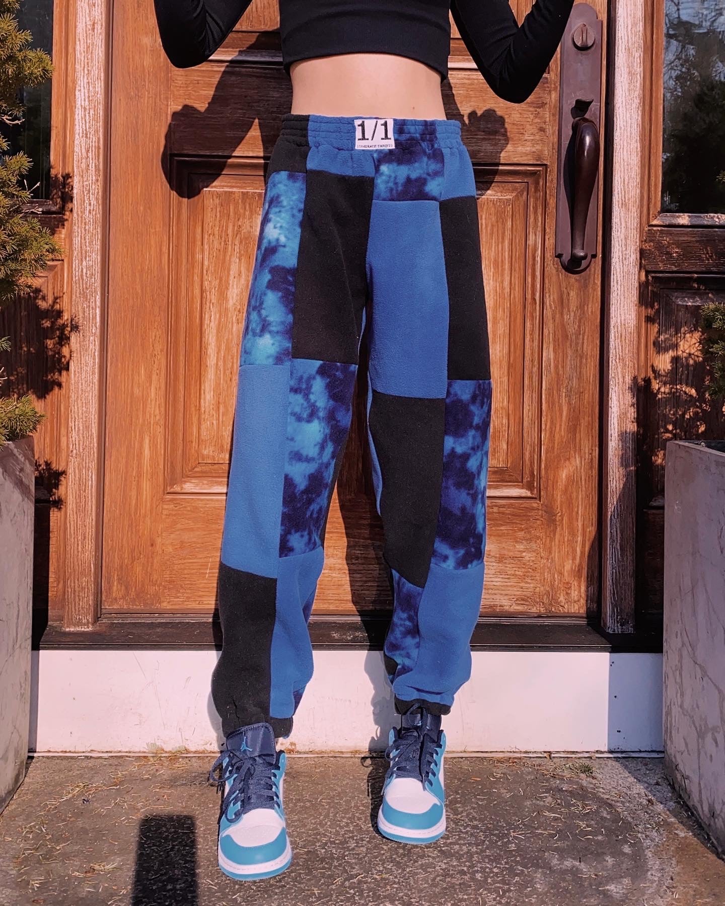 (XS/S) 1 / 1 Glacier Burst Joggers