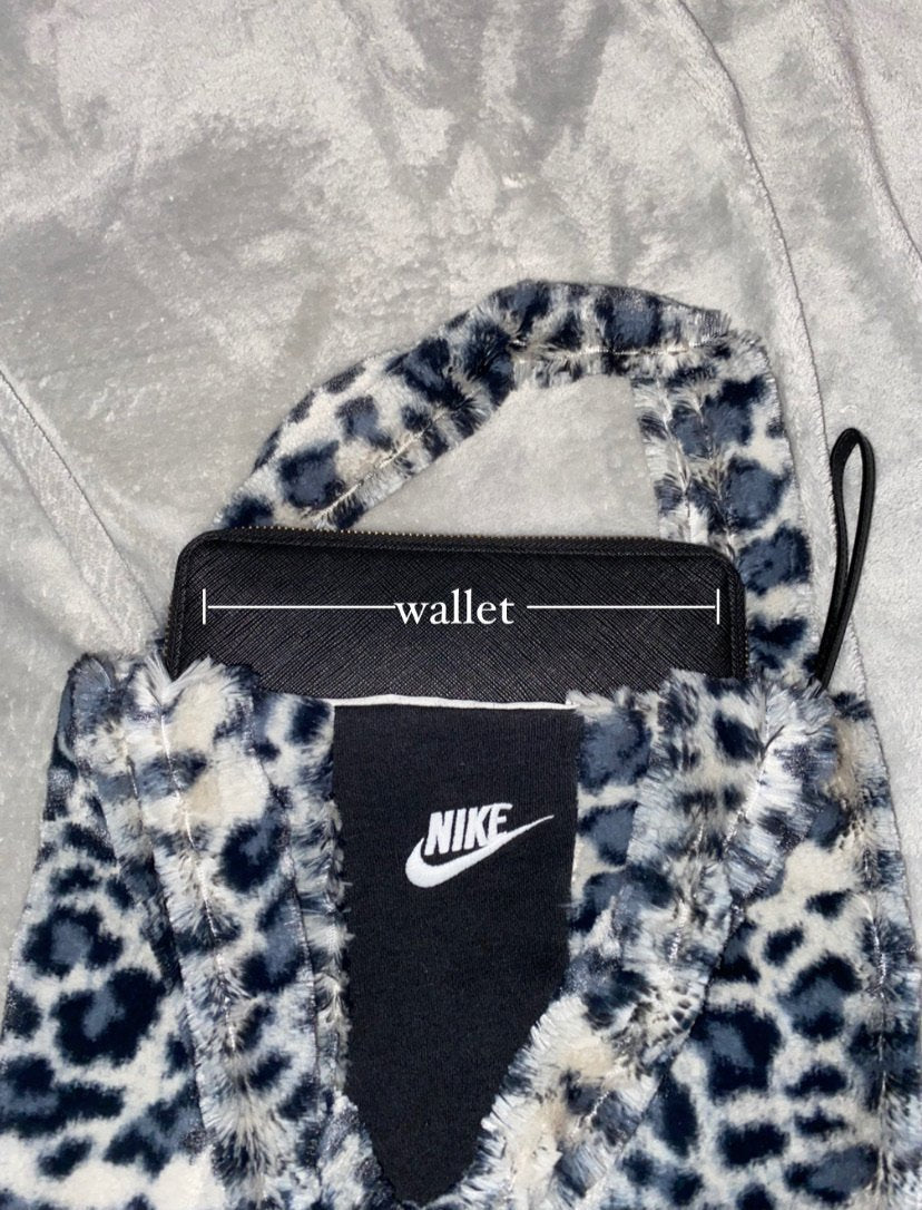Reworked Fluffy Clutch