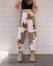 Load image into Gallery viewer, (S/M) Rustic Cow 1/1 Joggers +pockets
