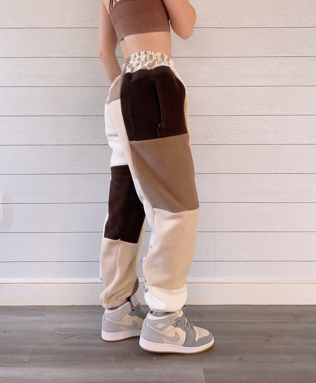 (S/M) Neutral Leopard 1/1 Joggers +zipper pockets