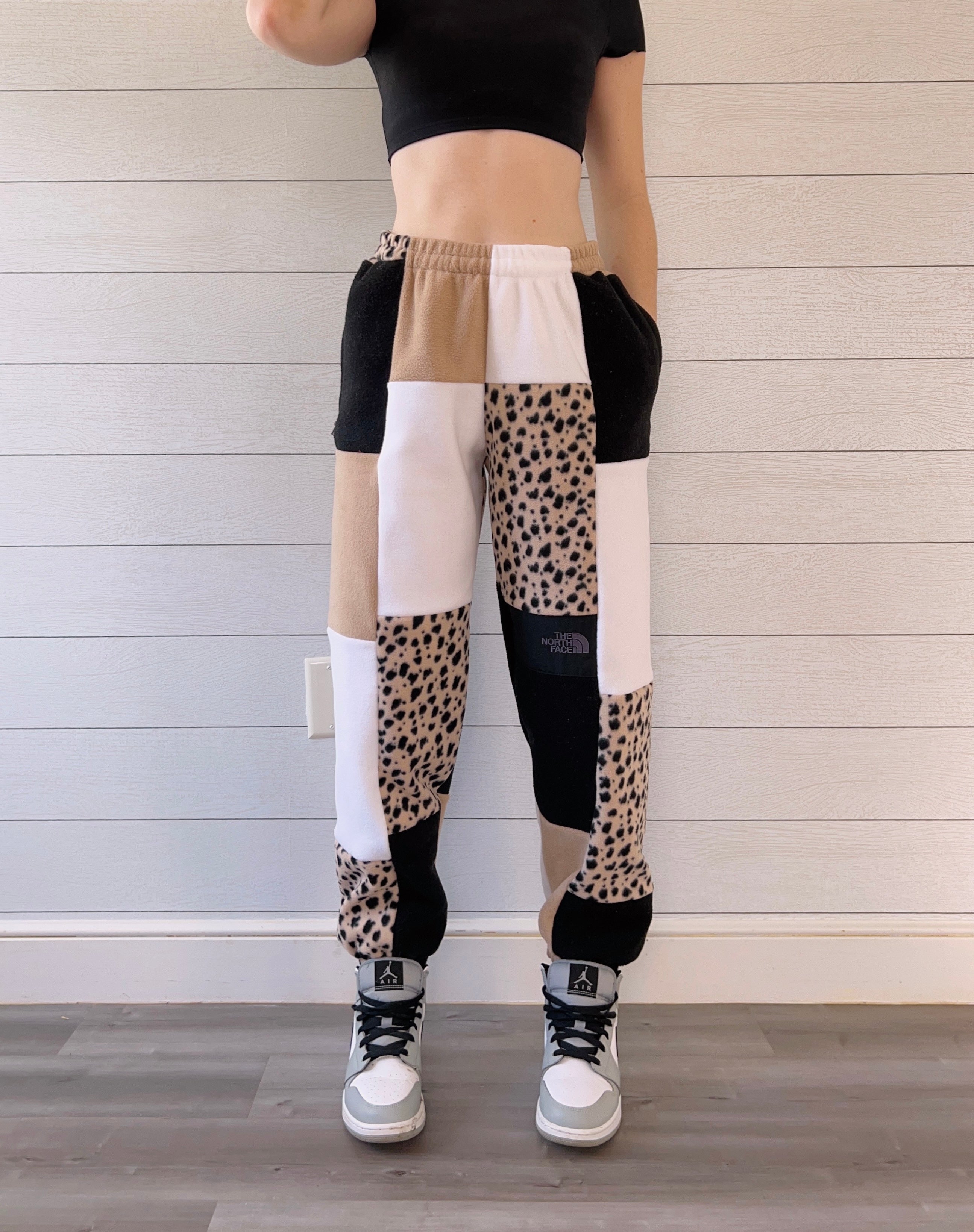 (XS/S) Rustic Dots 1/1 Joggers +zipper pockets