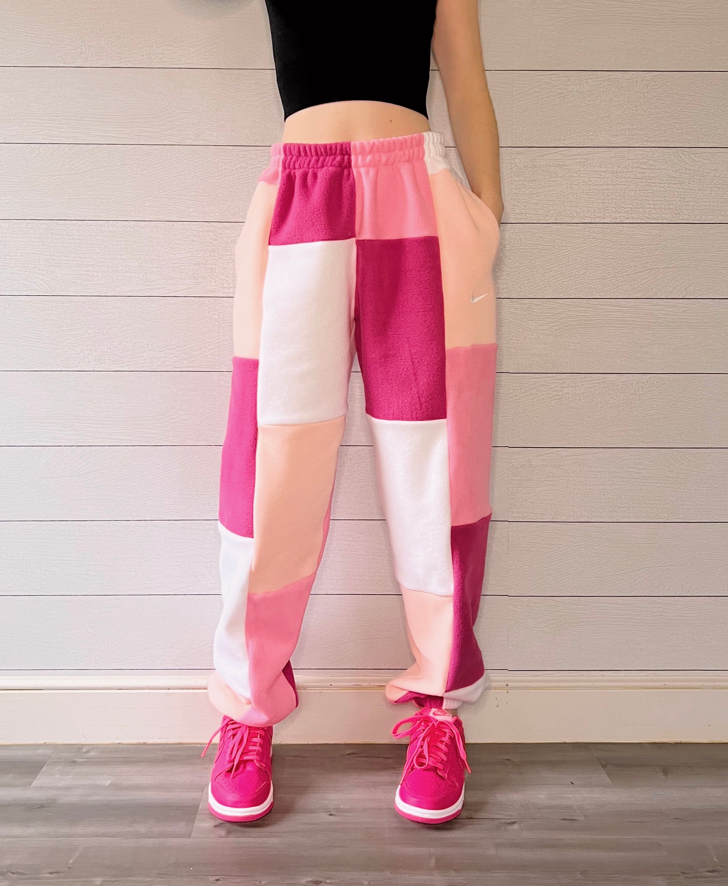 (M/L) Tulip Pink 1/1 Joggers