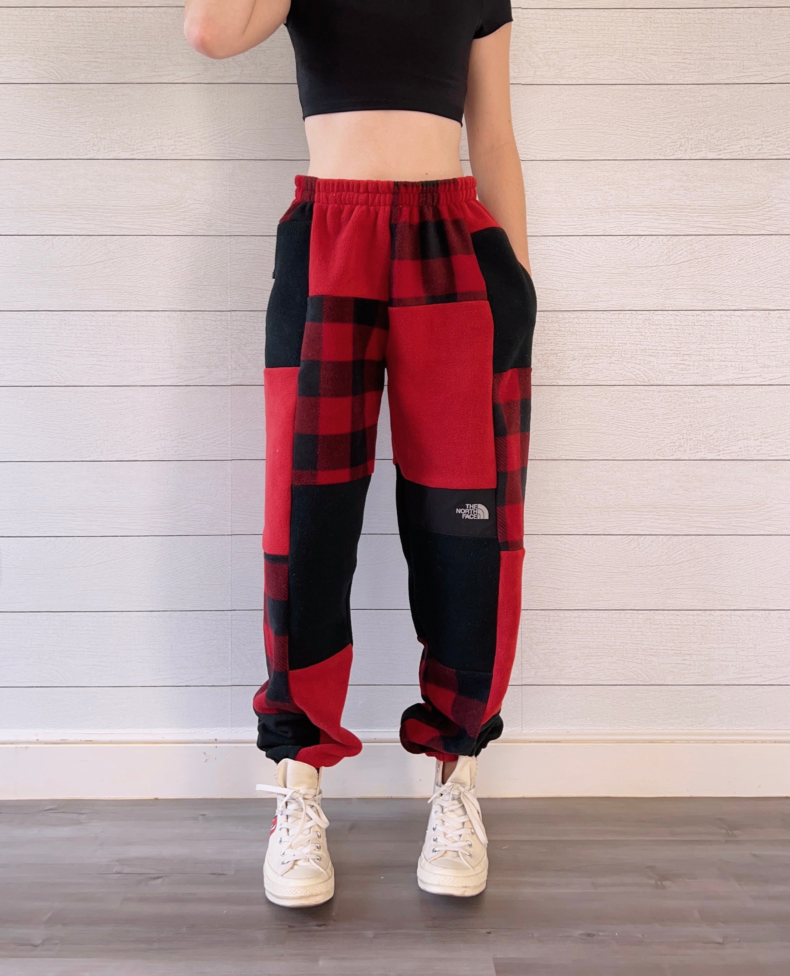 (S/M) Holly Jolly 1/1 Joggers +zipper pockets