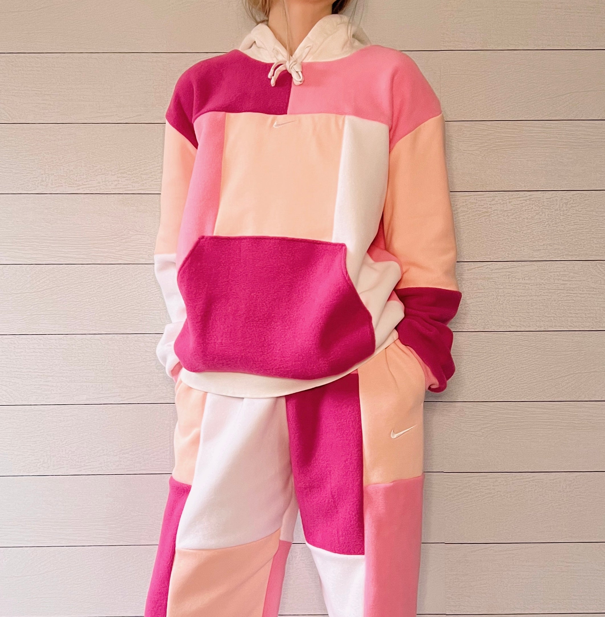 (M/L) Tulip Pink 1/1 Hoodie