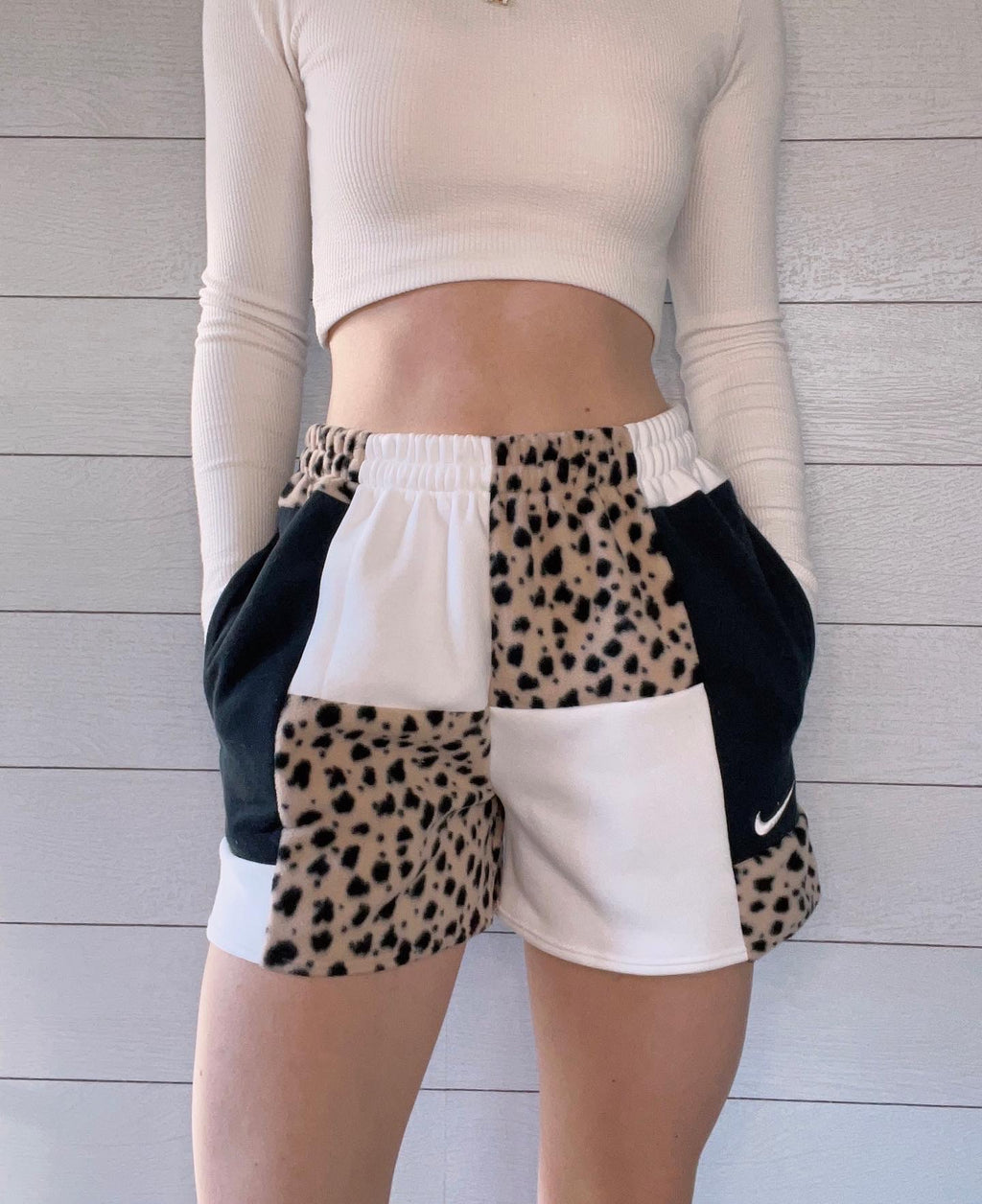 (S/M) Rustic Dots 1/1 Shorts +pockets