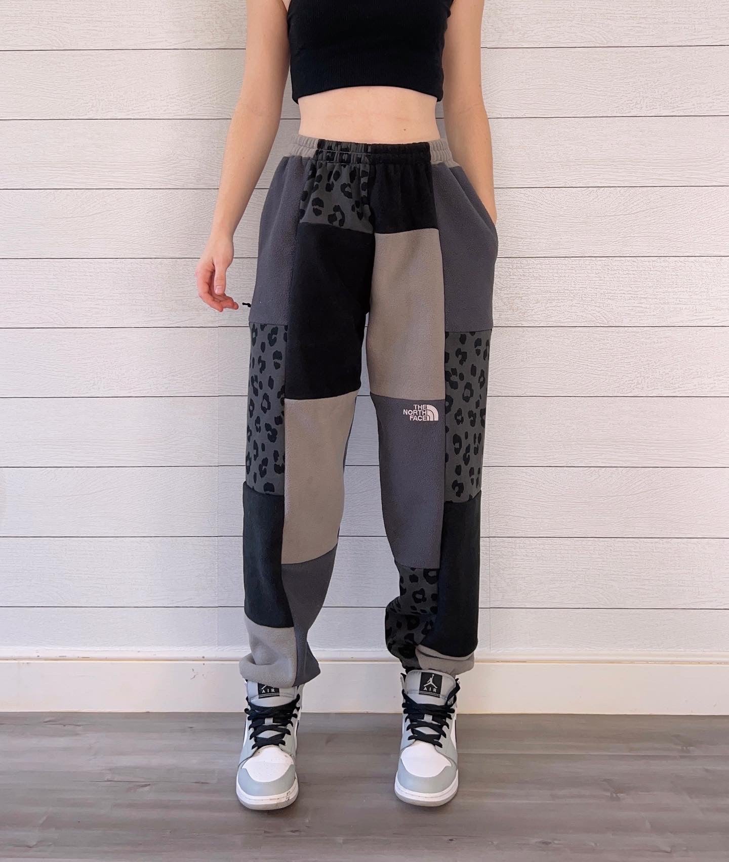 (S/M) Diamond Leopard 1/1 Joggers +zipper pockets