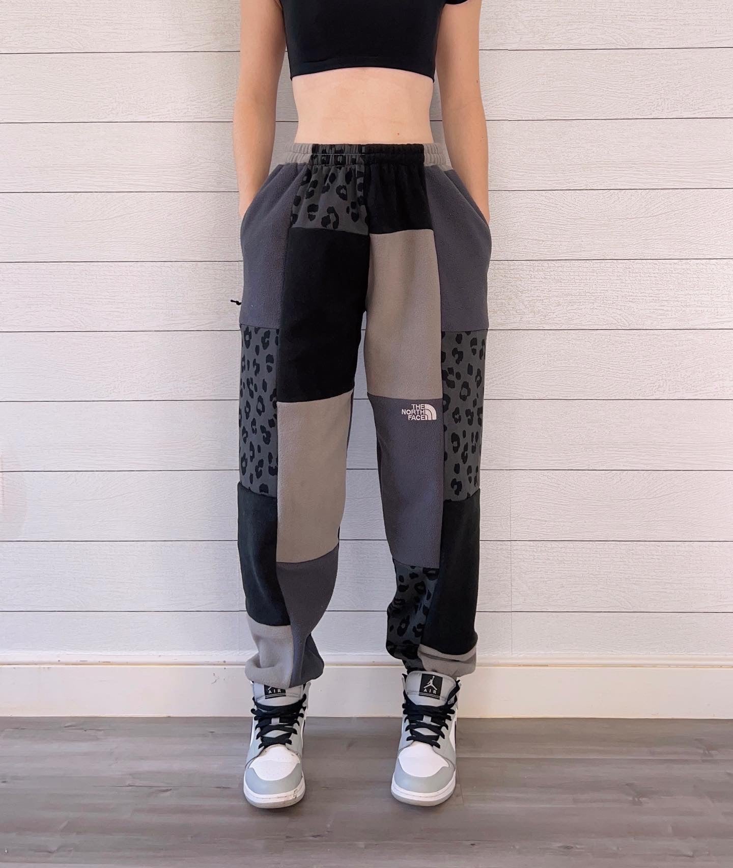 (S/M) Diamond Leopard 1/1 Joggers +zipper pockets