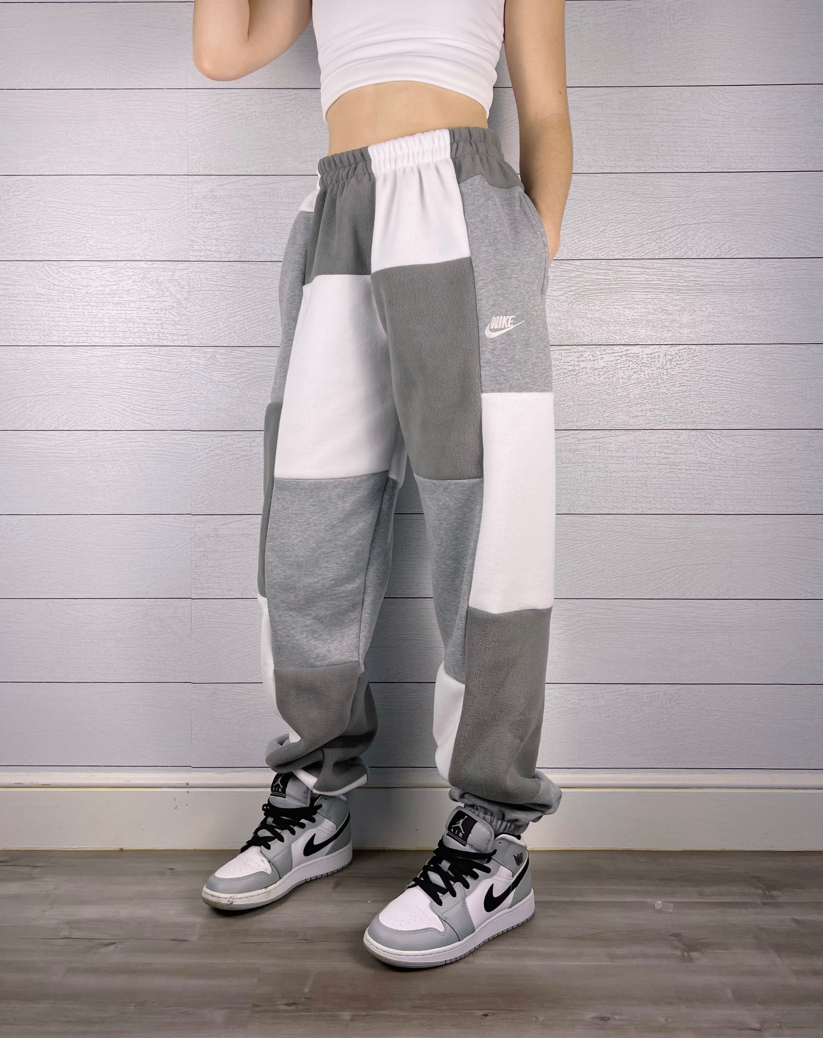 (M/L) Ash Grey 1/1 Joggers +pockets