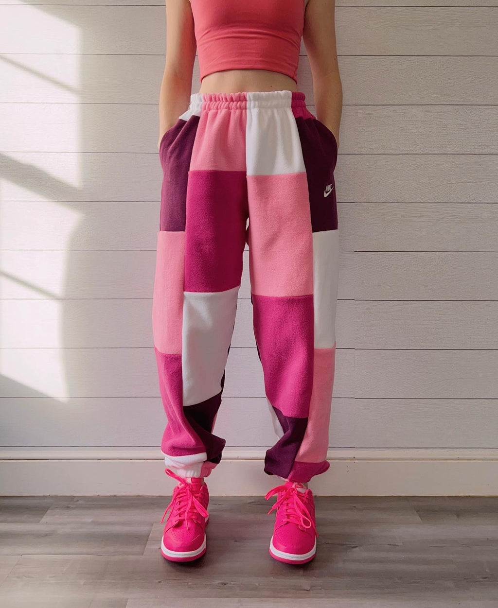 (M/L) Tulip Pink 1/1 Joggers