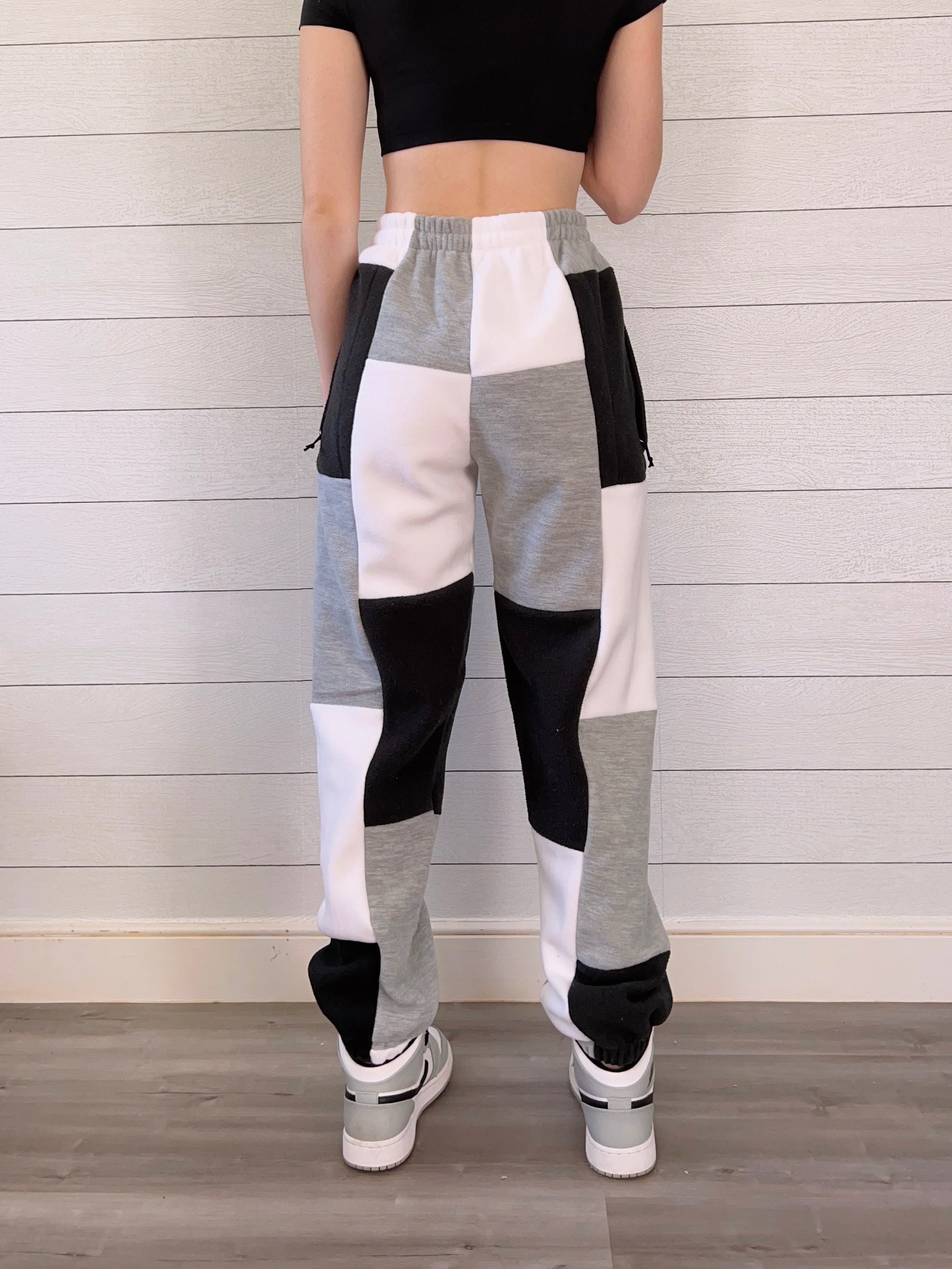 (S/M) Diamond 1/1 Joggers +zipper pockets