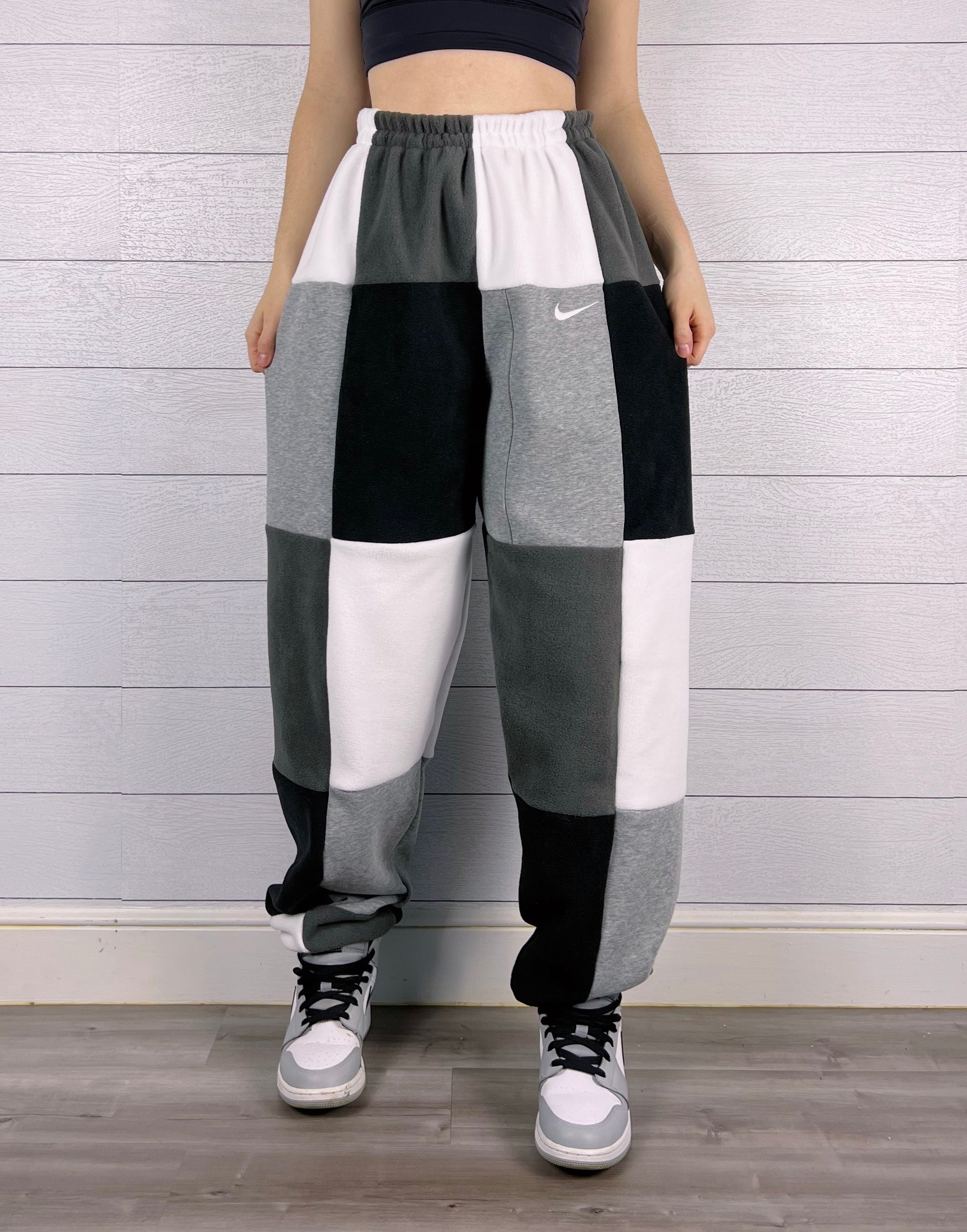 (L/XL) Diamond 1/1 Joggers
