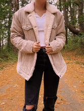 Load image into Gallery viewer, (L) Tan Corduroy Sherpa Jacket
